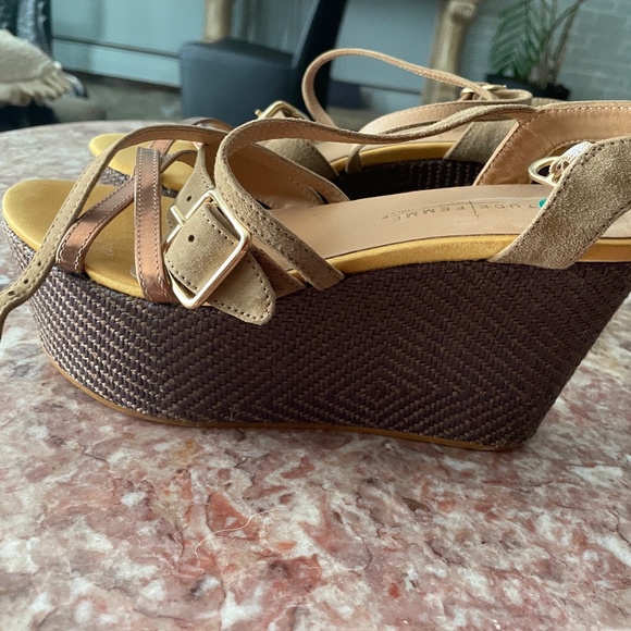 Latitude (Italy) leather sandals, EU 38 or US 7, NWT, mint, label sized wrong. - Picture 2 of 4